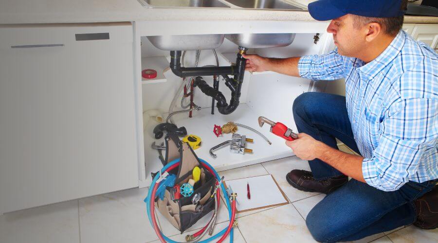 Expert burst pipe repair services in New London, IA